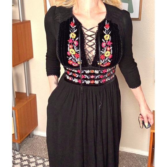 Free People Dresses & Skirts - Free People Black Velvet Embroidered Lace Up Boho Midi Dress Floral Folk Slit